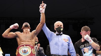 34-річний ексчемпіон світу у двох категоріях закінчив кар'єру після важкого нокдауну та поразки