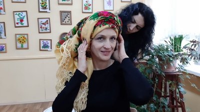 У тернопільській школі відзначили Всесвітній день української хустки