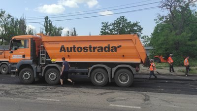 Триває ремонт ділянки автодороги М-14, що проходить через Миколаїв Триває ремонт ділянки автодороги М-14, що проходить через Миколаїв