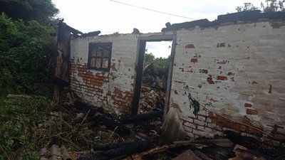 "Таке враження, що все розривається" — мешканці села Кружок на Сумщині розповіли про наслідки російських обстрілів "Таке враження, що все розривається" — мешканці села Кружок на Сумщині розповіли про наслідки російських обстрілів