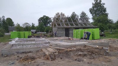 "Кіборг" з Рівненщини, у якого згорів будинок, почав будувати новий "Кіборг" з Рівненщини, у якого згорів будинок, почав будувати новий