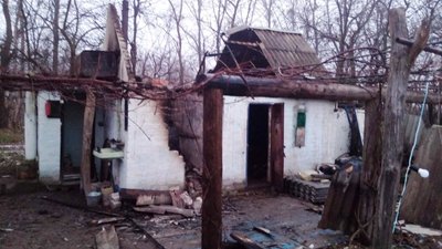 На Житомирщині протягом доби виникло три пожежі: на одній із них виявили тіло загиблого чоловіка На Житомирщині протягом доби виникло три пожежі: на одній із них виявили тіло загиблого чоловіка
