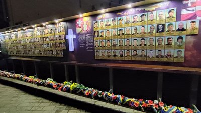 Частину міста перекрили: у Луцьку відбувся марш та смолоскипна хода Частину міста перекрили: у Луцьку відбувся марш та смолоскипна хода