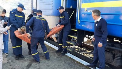На Житомирщину прибув дванадцятий потяг із евакуйованими жителями Донеччини На Житомирщину прибув дванадцятий потяг із евакуйованими жителями Донеччини