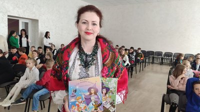"Добрі мамині казки": Леся Кічура представила тернопільським школярам свої твори "Добрі мамині казки": Леся Кічура представила тернопільським школярам свої твори
