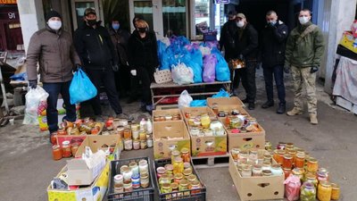 Залишатися людьми: як прикарпатці допомагають один одному в час пандемії