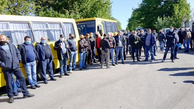 Траса М-12 у Вінницькому районі, яку мали перекривати перевізники, вільна для проїзду