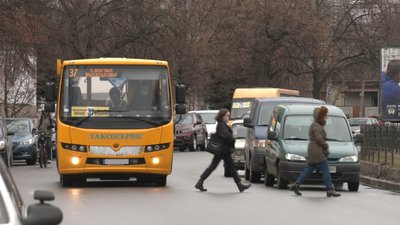 Один маршрут додають та подовжують два інших: у Чернігові внесли зміни в автобусну мережу