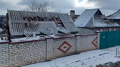 Ні яблуні, ні вишні, ні троянд. Які наслідки удару фугасної бомби по передмістю Краматорська Ні яблуні, ні вишні, ні троянд. Які наслідки удару фугасної бомби по передмістю Краматорська