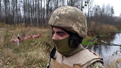 Волинські тероборонівці показали, як заміновують територію поблизу кордону з Білоруссю Волинські тероборонівці показали, як заміновують територію поблизу кордону з Білоруссю