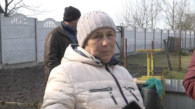 "Глибина дуже велика": що кажуть жителі про провалля у лісі на Тернопільщині "Глибина дуже велика": що кажуть жителі про провалля у лісі на Тернопільщині