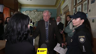 Виселення обласної спілки журналістів з Народного дому у Рівному: як це відбувалося Виселення обласної спілки журналістів з Народного дому у Рівному: як це відбувалося