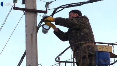 У Черкасах нове освітлення отримала вулиця 30-річчя перемоги