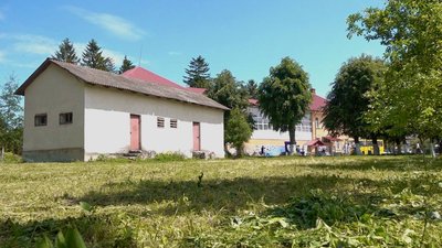 Школа в Білобожниці Школа в Білобожниці