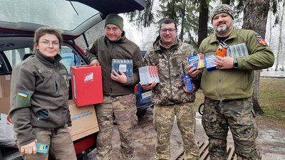 Познайомилися та одружилися під час війни: історія кохання військових капеланів Познайомилися та одружилися під час війни: історія кохання військових капеланів