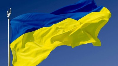У Вінниці росіянин зняв прапор України з будівлі торгового центру