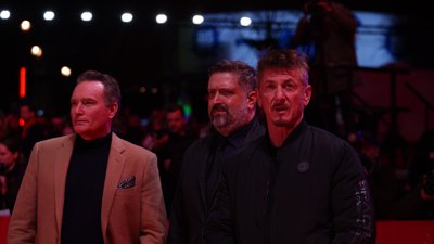 Тіна Кароль заспівала у документальному фільмі Шона Пенна "Суперсила"