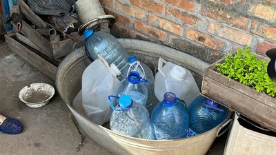 "Все сохне, все пропадає, і ми також". Як живуть люди в селі на Дніпропетровщині на березі Каховського водосховища