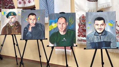 У Ковелі діти створили серію портретів ветеранів війни У Ковелі діти створили серію портретів ветеранів війни