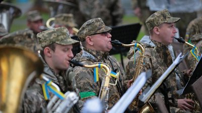 У Львові військовий оркестр виступив для переселенців