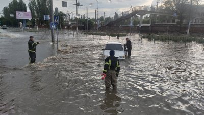 У Маріуполі через опади оголошено червоний рівень небезпеки