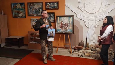 "Вітання з Баштанки". На Миколаївщині створили артлистівку, присвячену обороні районного центру "Вітання з Баштанки". На Миколаївщині створили артлистівку, присвячену обороні районного центру