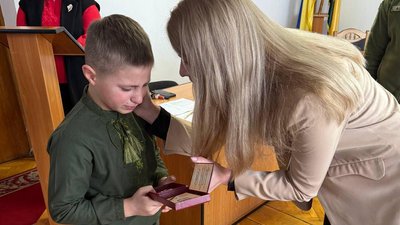 Родинам 13 загиблих військових з Рівненщини вручили держнагороди