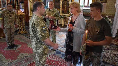 Посмертну нагороду військового з Волині вручили його синам і дружині