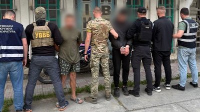 На Закарпатті двох юнаків підозрюють в організації незаконного переправлення чоловіків