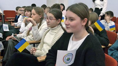 Урок миру: у луцькому ліцеї провели інтерактивне заняття для школярів