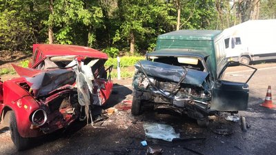Троє людей травмувалися у зіткненні двох машин на Харківщині