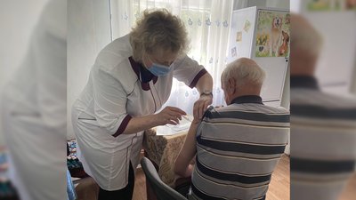 Тисяча щеплень у 35 селах: як на Чернігівщині працюють мобільні бригади з вакцинації