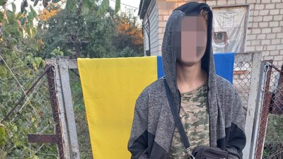 У Марганці на Дніпропетровщині 20-річного юнака підозрюють у крадіжці прапора України