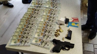 На вимаганні неіснуючого боргу затримали чоловіка в Ужгороді На вимаганні неіснуючого боргу затримали чоловіка в Ужгороді