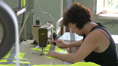 На Черкащині починали з нуля: швейне підприємство з Херсона виготовляє спецодяг для правоохоронців На Черкащині починали з нуля: швейне підприємство з Херсона виготовляє спецодяг для правоохоронців