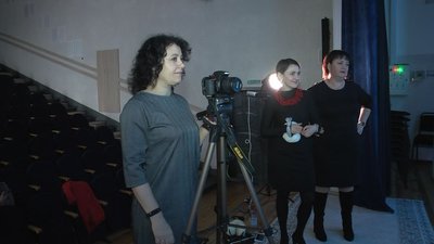 Луцькі школярі вперше записали відеокліпи різдвяних колядок Луцькі школярі вперше записали відеокліпи різдвяних колядок