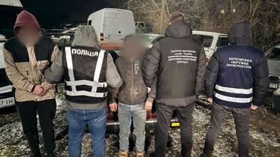 Затримали підозрюваних у переправленні до Румунії 23-річного жителя Рівного