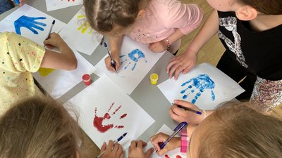 З танцями та іграми: у Вінниці дітей безкоштовно навчають англійської