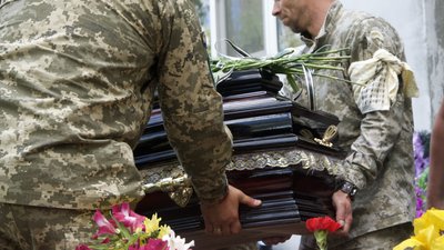 "Ми мріяли повернутись додому": на Одещині попрощалися із загиблим військовим медиком "Ми мріяли повернутись додому": на Одещині попрощалися із загиблим військовим медиком