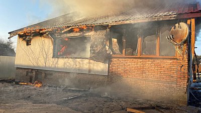 На Львівщині через пожежу у будинку двоє людей отримали опіки На Львівщині через пожежу у будинку двоє людей отримали опіки