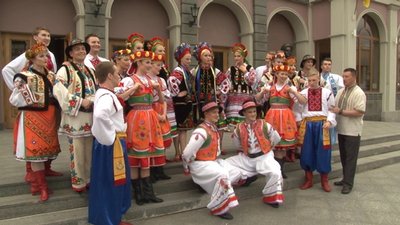У Черкасах канадські українці танцювали задля благодійності