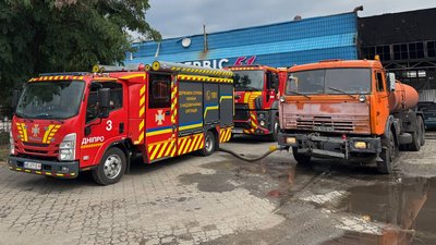 Масована атака БпЛА на Дніпро: що відбувається на місці події Масована атака БпЛА на Дніпро: що відбувається на місці події