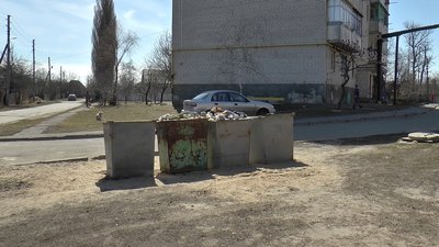 Чотири баки на 3000 жителів мікрорайону Чотири баки на 3000 жителів мікрорайону