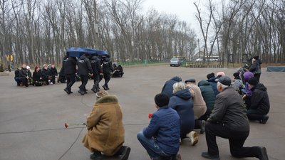У Кропивницькому попрощалися з молодшим сержантом Дмитром Цишевським У Кропивницькому попрощалися з молодшим сержантом Дмитром Цишевським