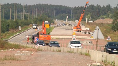 Ремонтують аварійні ділянки об'їзної Житомира Ремонтують аварійні ділянки об'їзної Житомира
