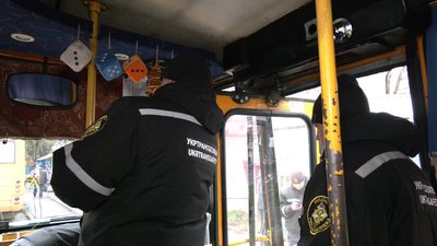 Тиждень безпеки дорожнього руху: як у Рівному перевіряли пасажирські автобуси Тиждень безпеки дорожнього руху: як у Рівному перевіряли пасажирські автобуси