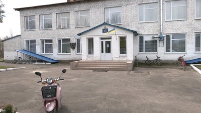 На Рівненщині батьки обурюються закриттям малокомплектних шкіл. Депутати вивчають питання