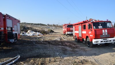 На Миколаївщині горить сміттєзвалище На Миколаївщині горить сміттєзвалище