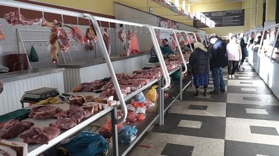 “Зросла жива вага, і виросли ціни": скільки коштує сало і м'ясо на вінницькому ринку