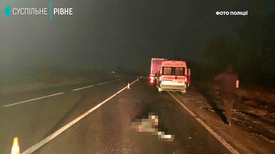 На трасі Київ-Чоп вантажівка збила людину На трасі Київ-Чоп вантажівка збила людину